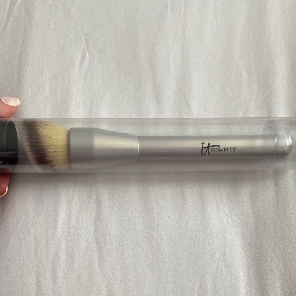 IT Cosmetics Foundation Brush
